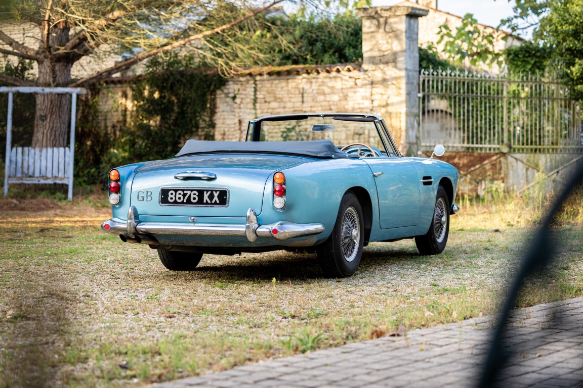 Aston Martin DB4 Convertible (Manual)